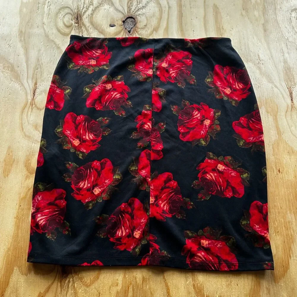 Betsey Johnson Floral Ruffle Knee-Length Skirt - 1X